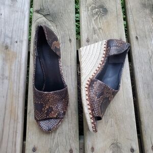 Vince Sonora Coffee Snakeskin Embossed Peep Toe D'orsey Espadrille Wedge Sandals